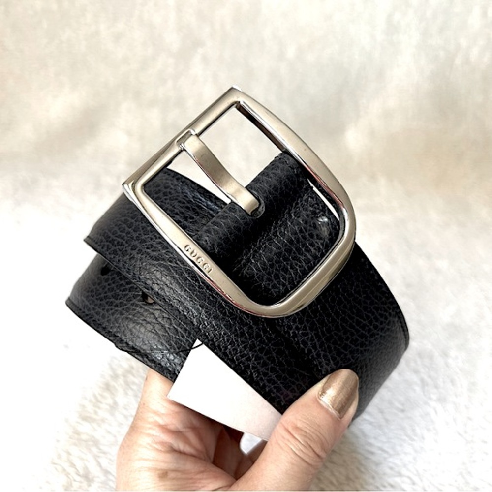 Gucci Black Leather Belt with Silver Buckle - Picture 3 of 6